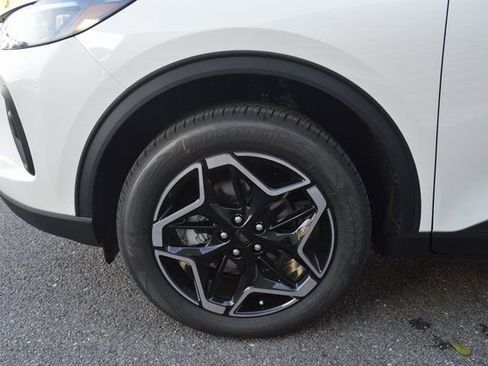 New 2026 Ford Escape Platinum w/ Premium Technology Package AWD/4WD image 10