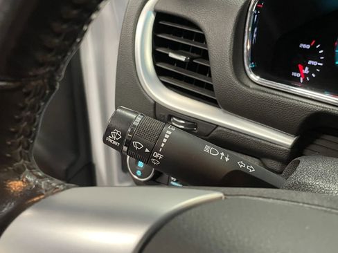 Used 2017 Chevrolet Traverse LT image 23