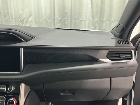 Used 2024 GMC Yukon Denali image 28