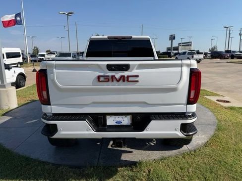 Used 2022 GMC Sierra 2500 AT4 w/ AT4 Premium Plus Package AWD/4WD image 6