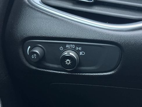 Used 2021 Chevrolet Malibu LT image 29