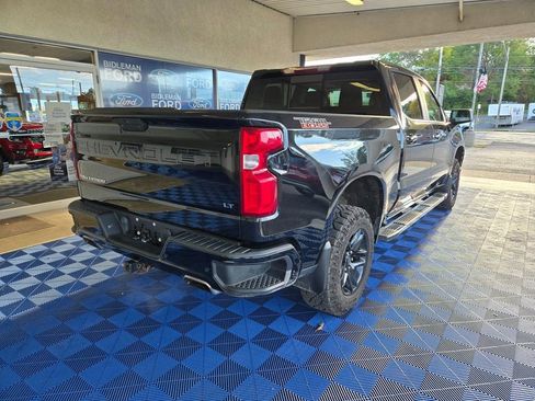 Used 2020 Chevrolet Silverado 1500 LT Trail Boss image 3