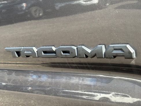 Used 2023 Toyota Tacoma SR5 AWD/4WD image 18