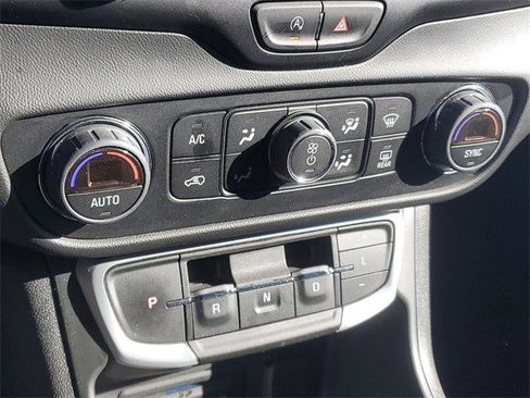 Certified 2022 GMC Terrain SLT w/ Elevation Edition image 23