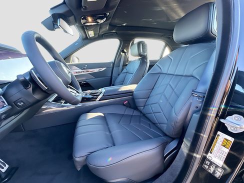 New 2026 BMW 760i xDrive w/ Executive Package image 15
