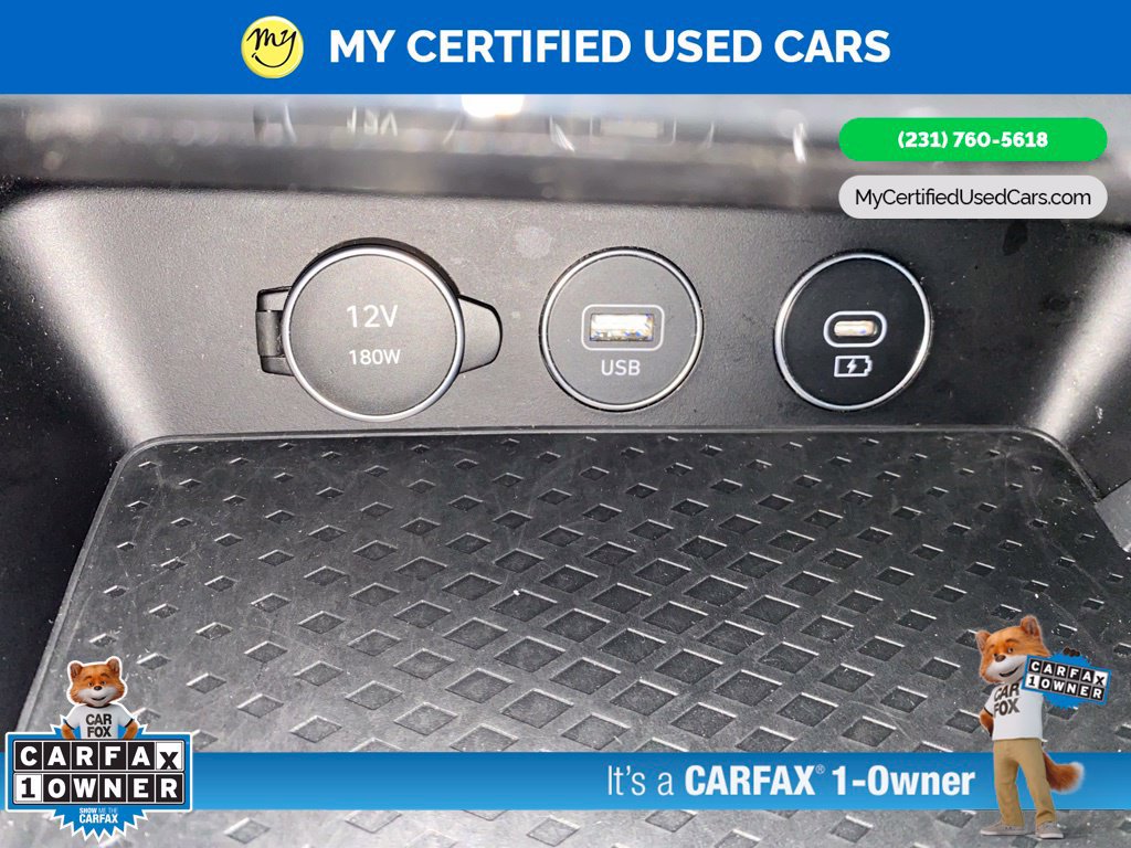 Used 2025 Genesis G70 2.5T RWD image 31
