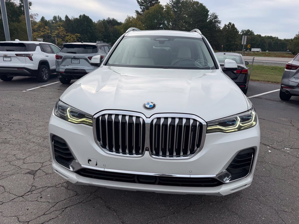 Used 2019 BMW X7 xDrive50i w/ Executive Package AWD/4WD image 2