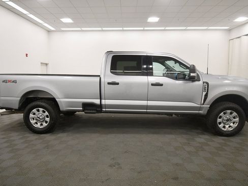 Used 2023 Ford F250 XLT image 9