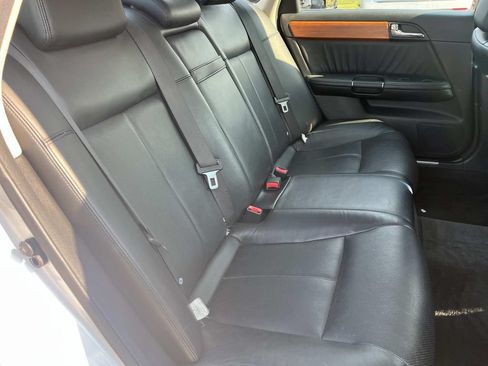Used 2007 INFINITI M35 w/ Technology Pkg RWD image 24