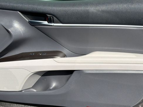 Certified 2021 Toyota Camry LE FWD image 34
