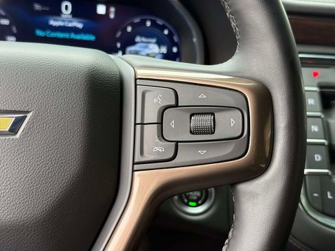 Used 2023 Chevrolet Suburban High Country w/ Premium Package 2 AWD/4WD image 32