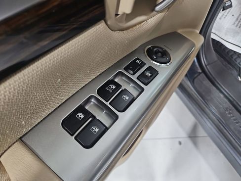 Used 2011 Hyundai Santa Fe GLS image 12