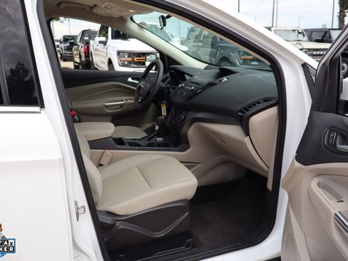Used 2017 Ford Escape SE FWD image 30