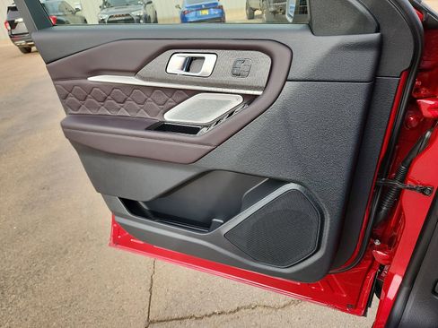 New 2026 Ford Explorer Platinum w/ LUX Leather Package image 12