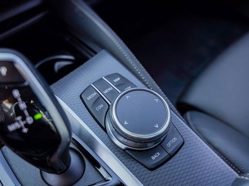 Used 2023 BMW 530e xDrive w/ Premium Package image 33