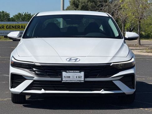 New 2026 Hyundai Elantra SE image 6