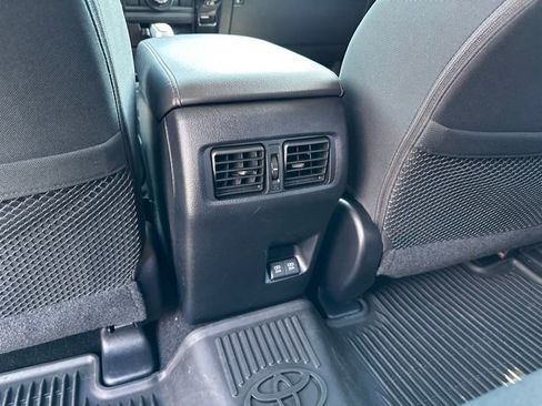 Used 2022 Toyota 4Runner TRD Off-Road AWD/4WD image 17