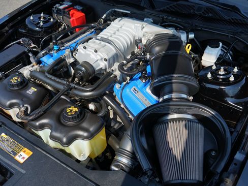 Used 2011 Ford Mustang Shelby GT500 w/ SVT Performance Pkg RWD image 9