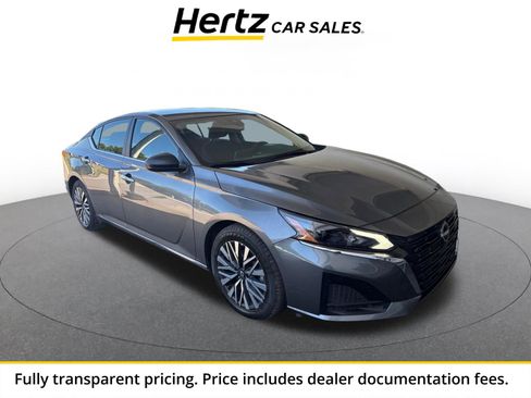 Used 2025 Nissan Altima 2.5 SV FWD image 1