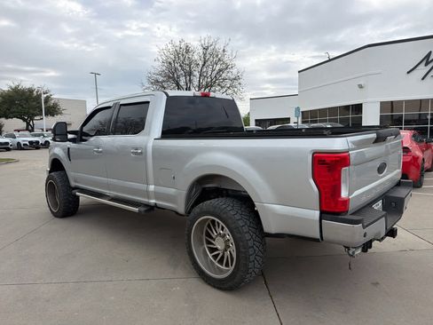 Used 2019 Ford F250 XLT w/ XLT Premium Package image 4