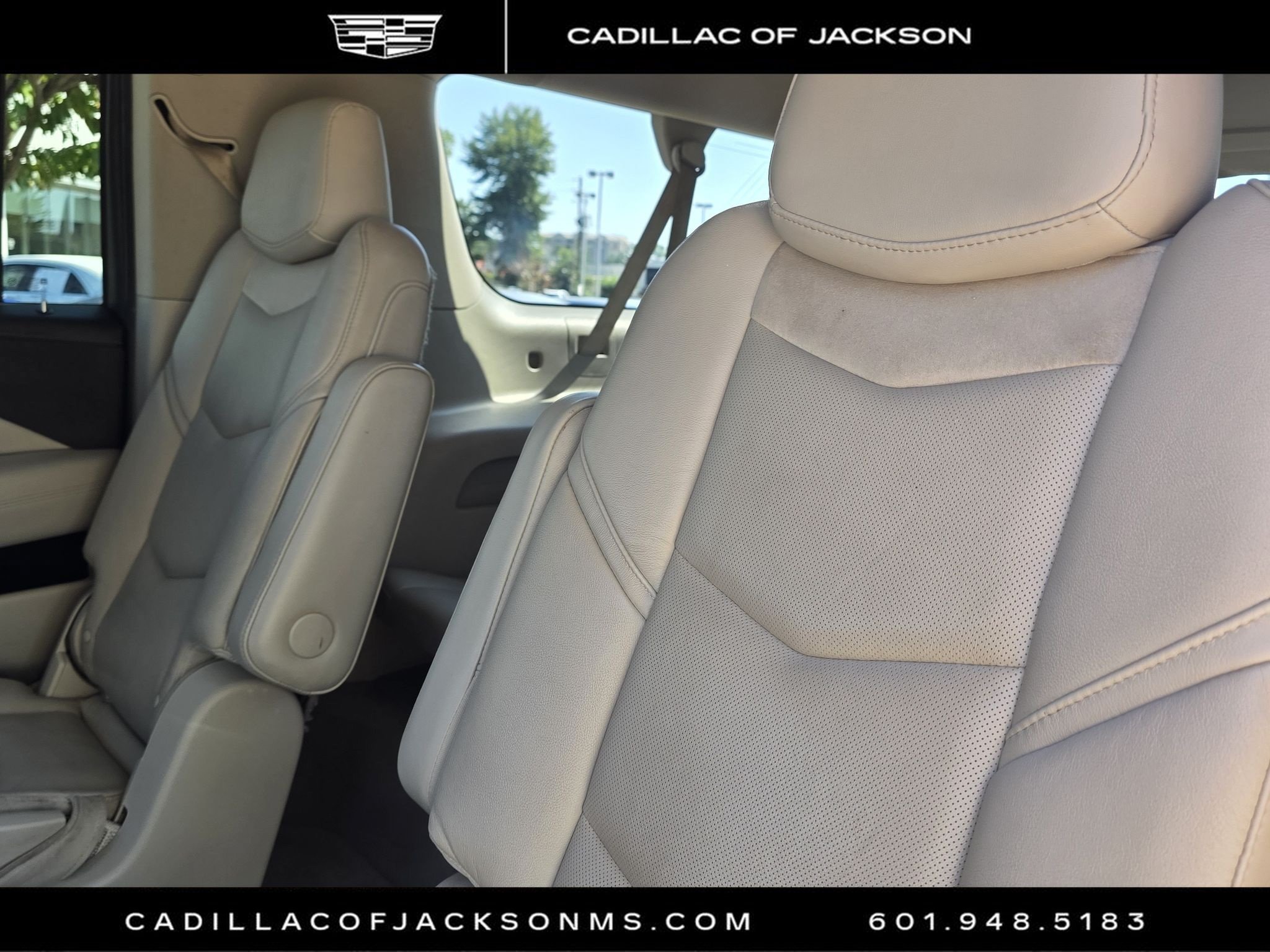 Used 2019 Cadillac Escalade ESV 4WD image 29