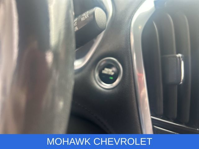 Used 2022 Chevrolet Traverse LT AWD/4WD image 16