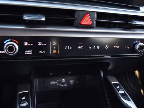 Used 2024 Kia Sorento S image 14