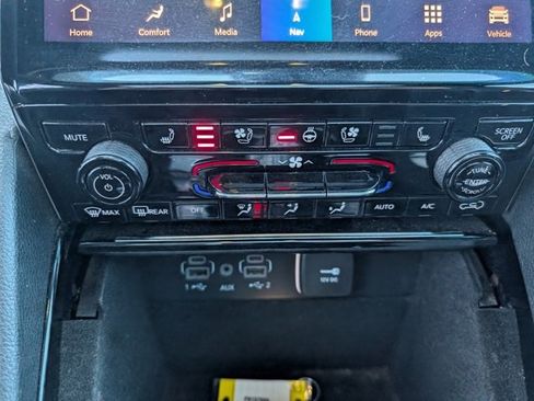 Used 2023 Jeep Grand Cherokee L Overland image 5