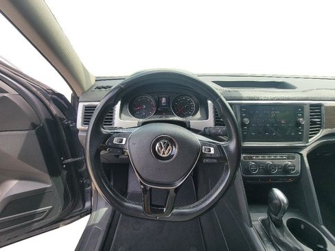 Used 2018 Volkswagen Atlas SE FWD image 12