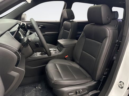 Used 2023 Chevrolet Traverse RS AWD/4WD image 11