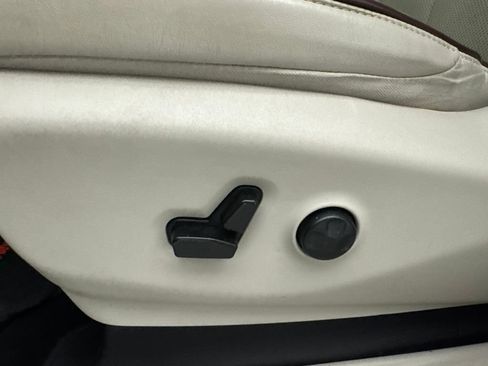 Used 2020 Chrysler Pacifica Limited FWD image 21