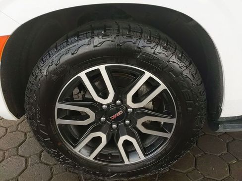Used 2022 GMC Yukon AT4 AWD/4WD image 11