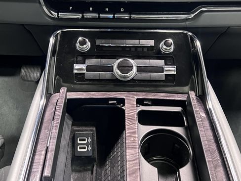 Used 2019 Lincoln Navigator Reserve image 23