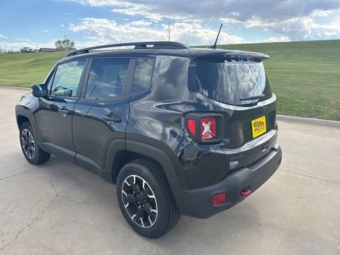 Used 2023 Jeep Renegade Trailhawk AWD/4WD image 5