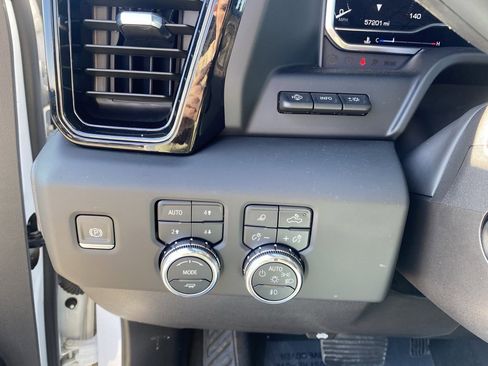 Used 2024 GMC Sierra 1500 AT4 w/ Technology Package image 21