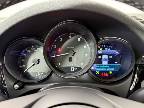 Certified 2026 Porsche Macan AWD/4WD image 22