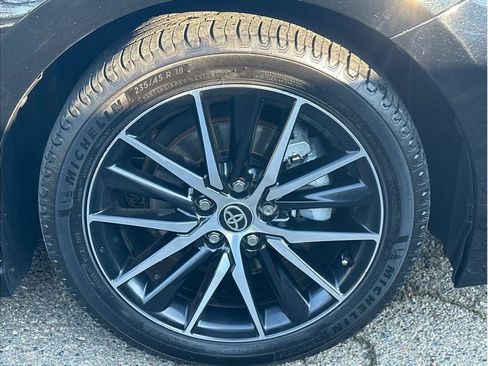 Used 2022 Toyota Camry SE image 10