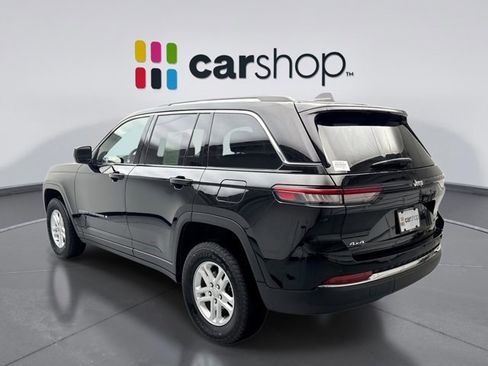 Used 2023 Jeep Grand Cherokee Laredo image 3