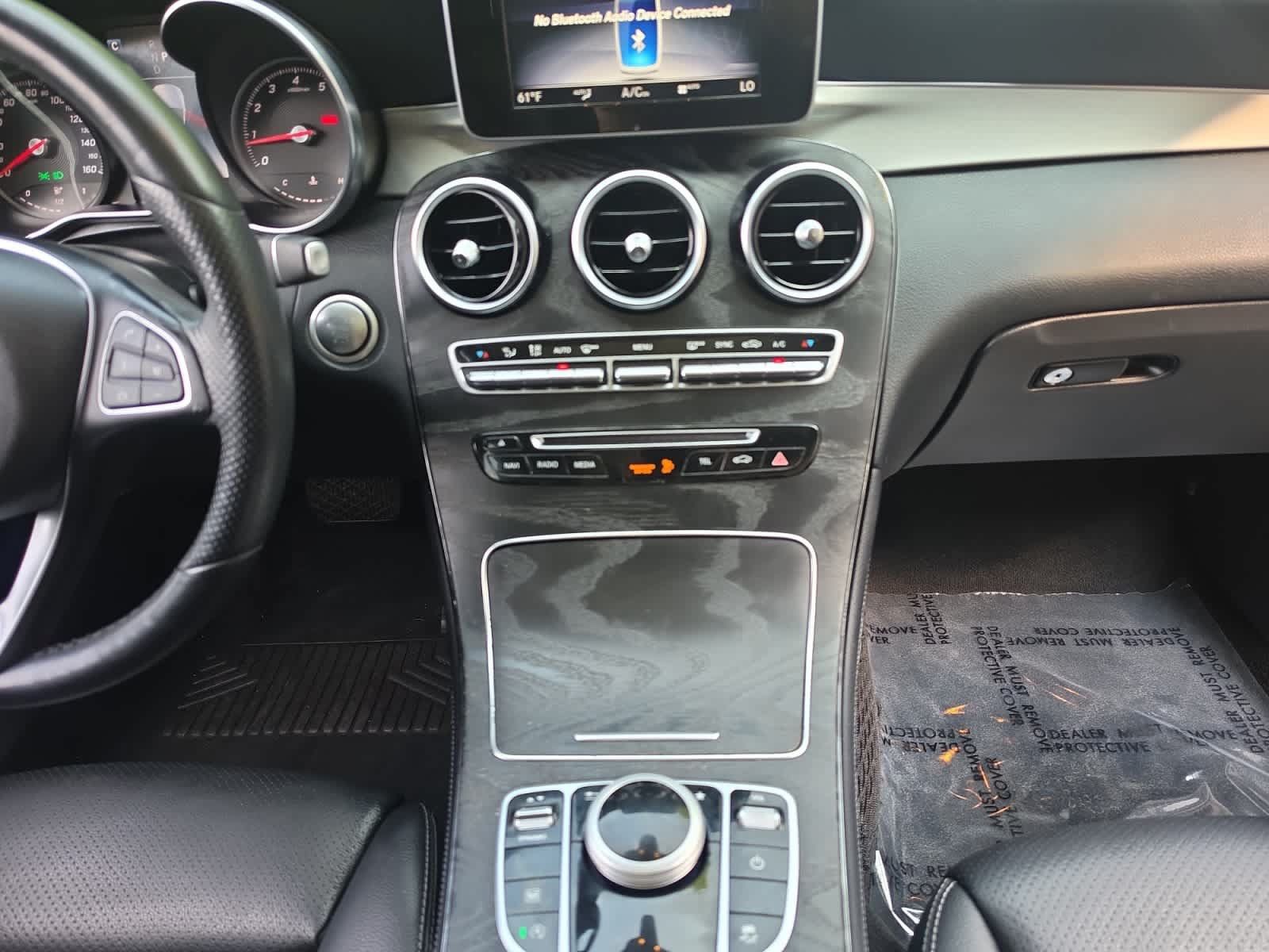 Used 2019 Mercedes-Benz GLC 300 4MATIC w/ Premium Package image 16