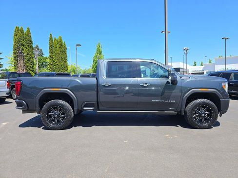 Used 2022 GMC Sierra 3500 Denali w/ Denali Ultimate Package AWD/4WD image 2
