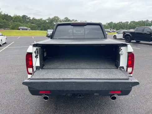 Used 2025 Honda Ridgeline Black Edition image 16