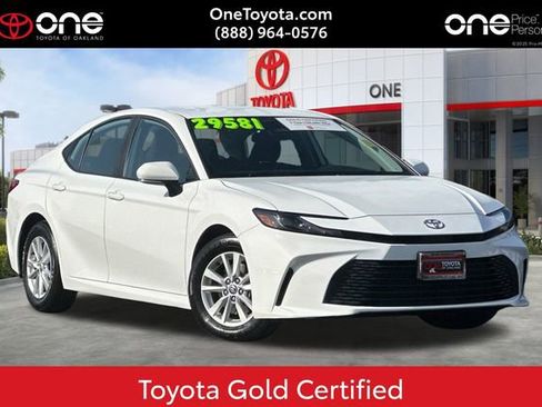 Certified 2025 Toyota Camry LE image 1