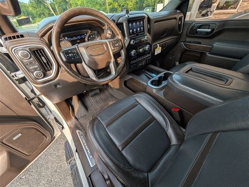 Used 2020 GMC Sierra 2500 Denali w/ Denali Ultimate Package AWD/4WD image 18