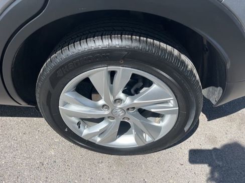 Used 2025 Buick Encore GX Preferred AWD/4WD image 18