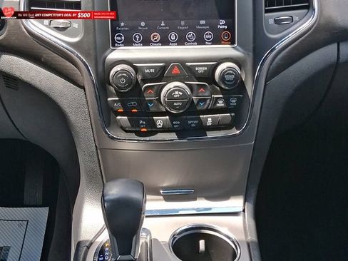 Used 2018 Jeep Grand Cherokee Laredo RWD image 13
