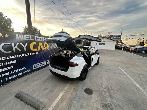 Used 2018 Tesla Model X 75D AWD/4WD image 49