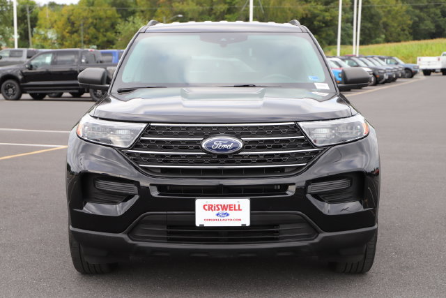 Used 2023 Ford Explorer XLT AWD/4WD image 5