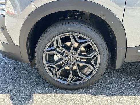 New 2026 Nissan Kicks SR FWD image 13