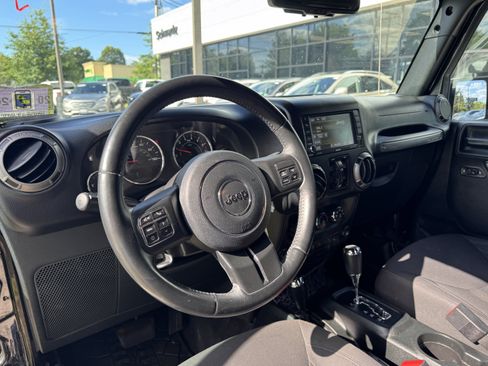 Used 2018 Jeep Wrangler Unlimited Sport S AWD/4WD image 5