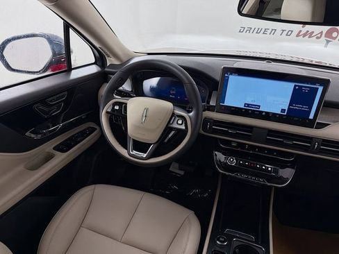 New 2026 Lincoln Corsair Premiere FWD image 25